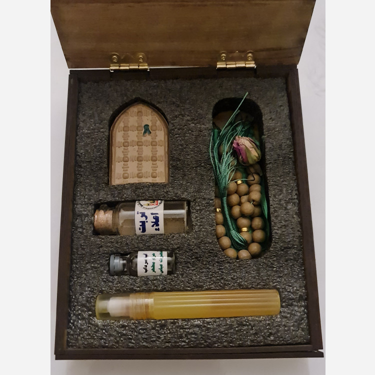 بسته فرهنگی سوغات کربلا جدید (اقتصادی مناسب هدیه ) عطر کربلا تربت امام حسین تسبیح مهر آب سرداب حرم حضرت عباس